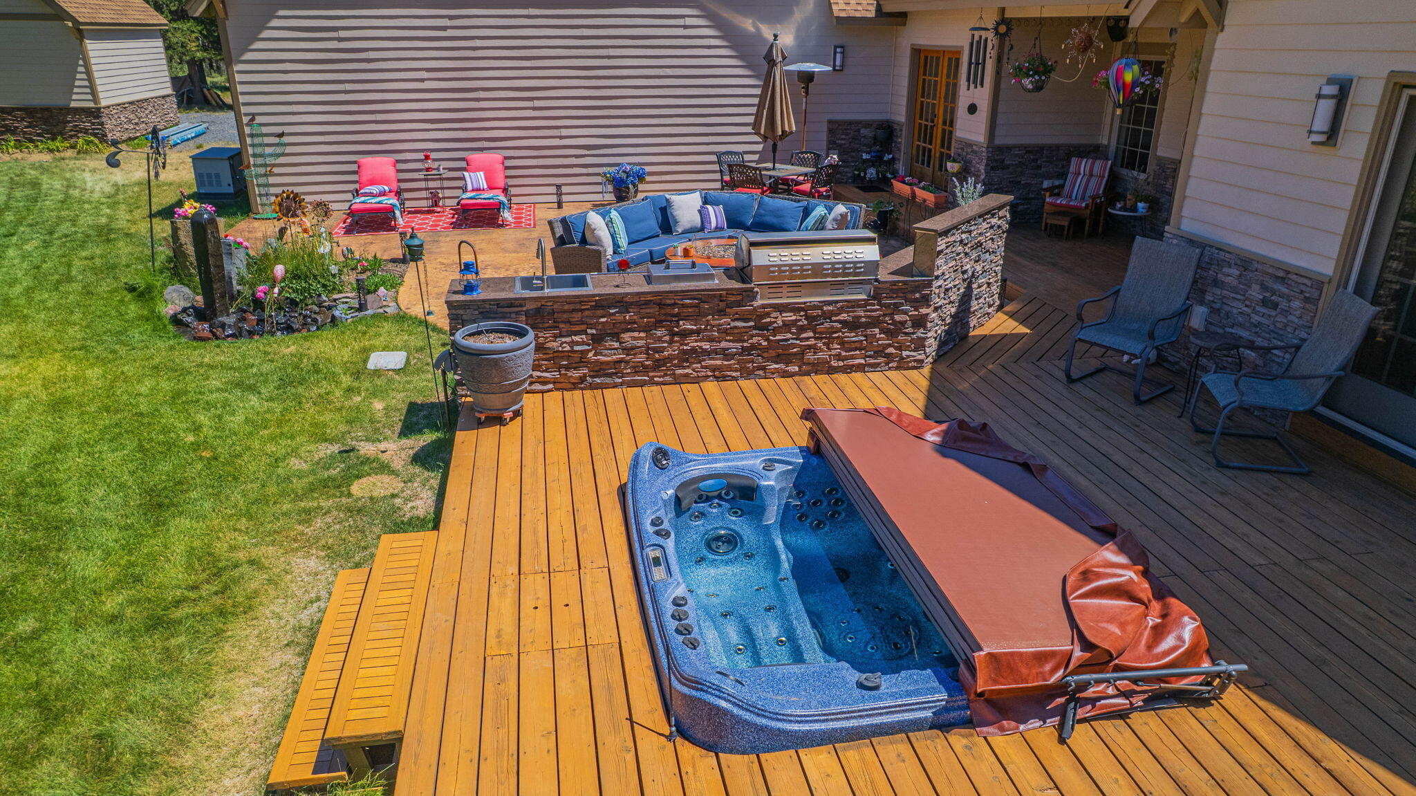 Pinewood Country Est - Residential