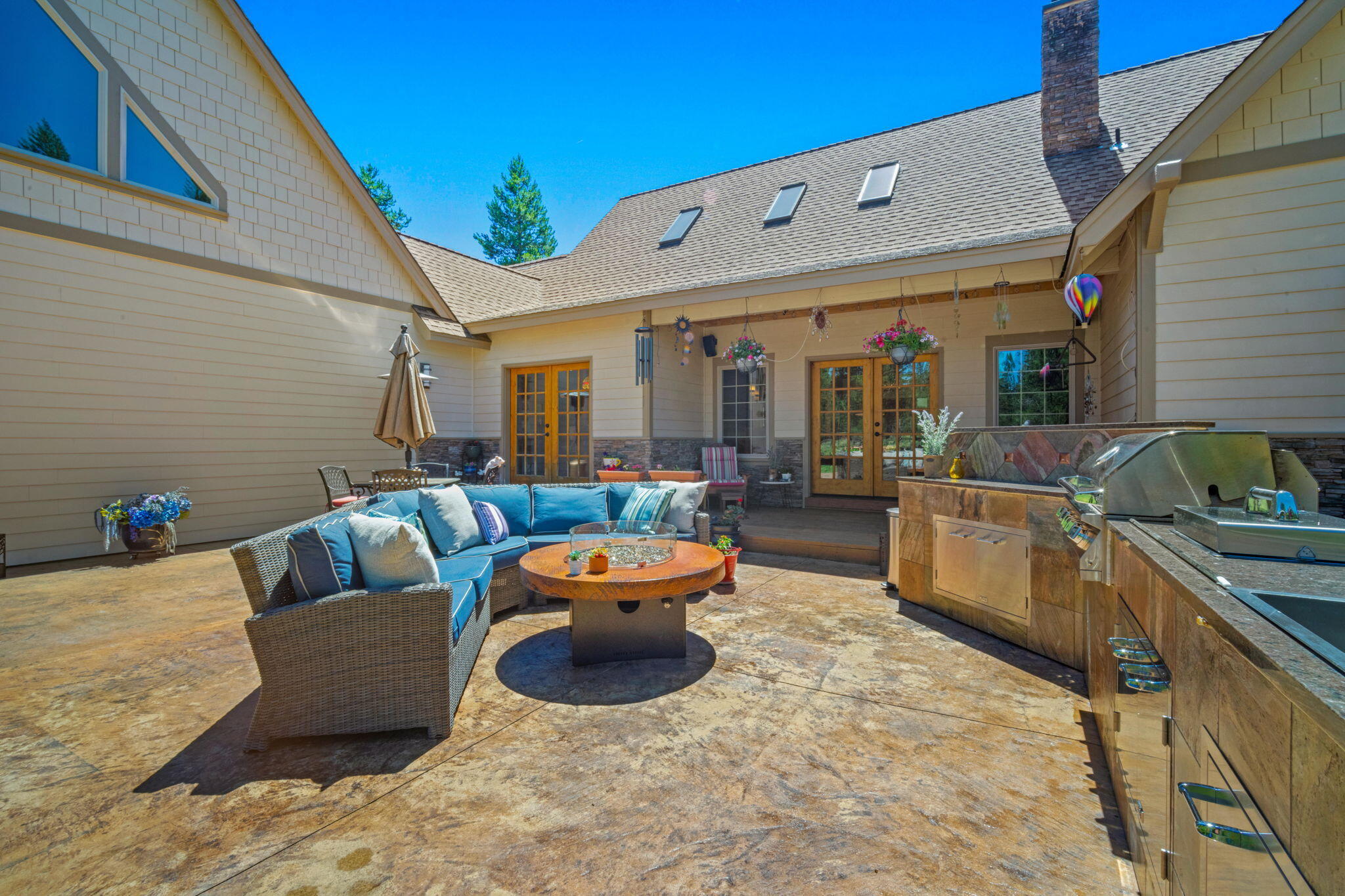 Pinewood Country Est - Residential