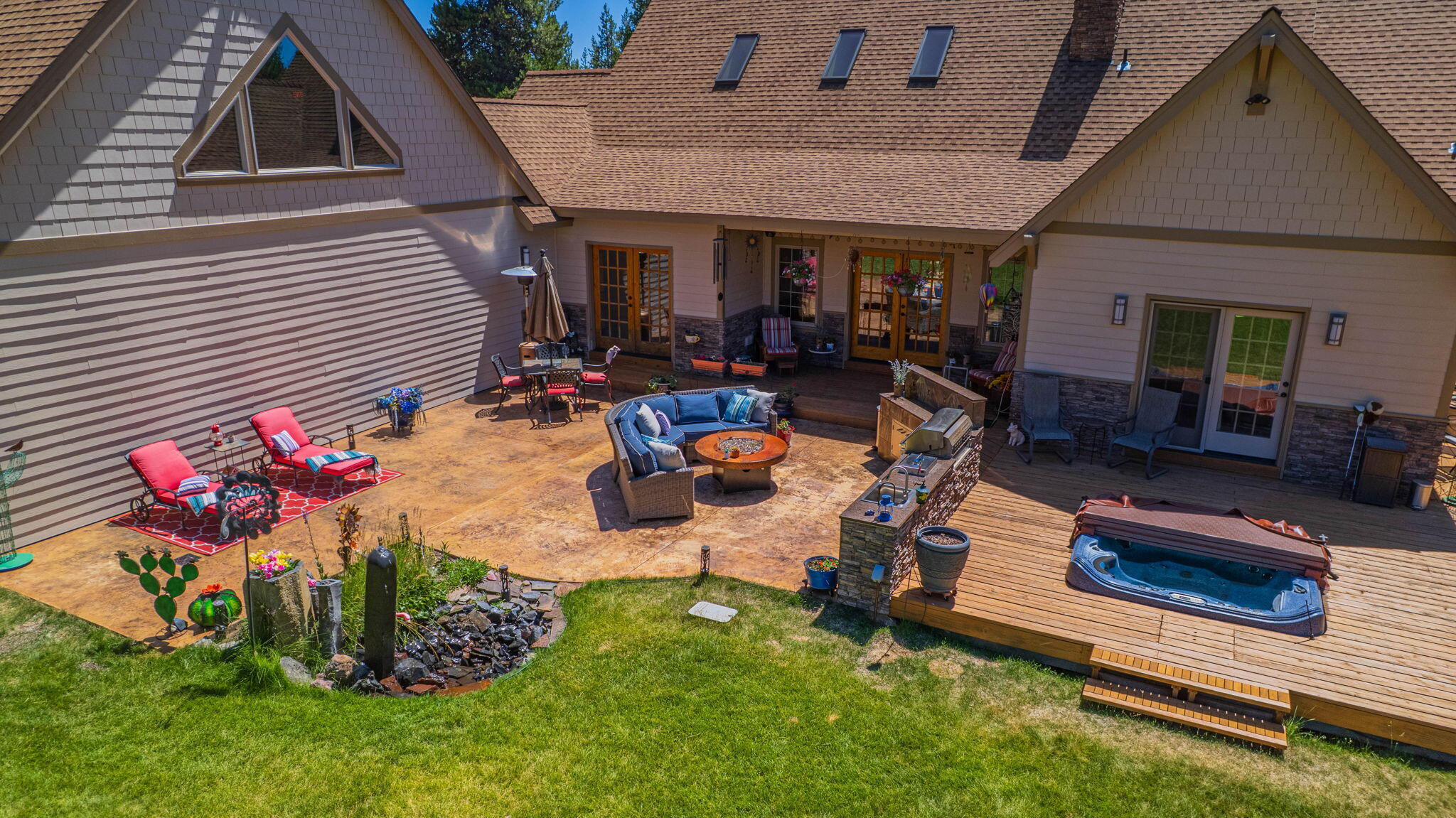 Pinewood Country Est - Residential