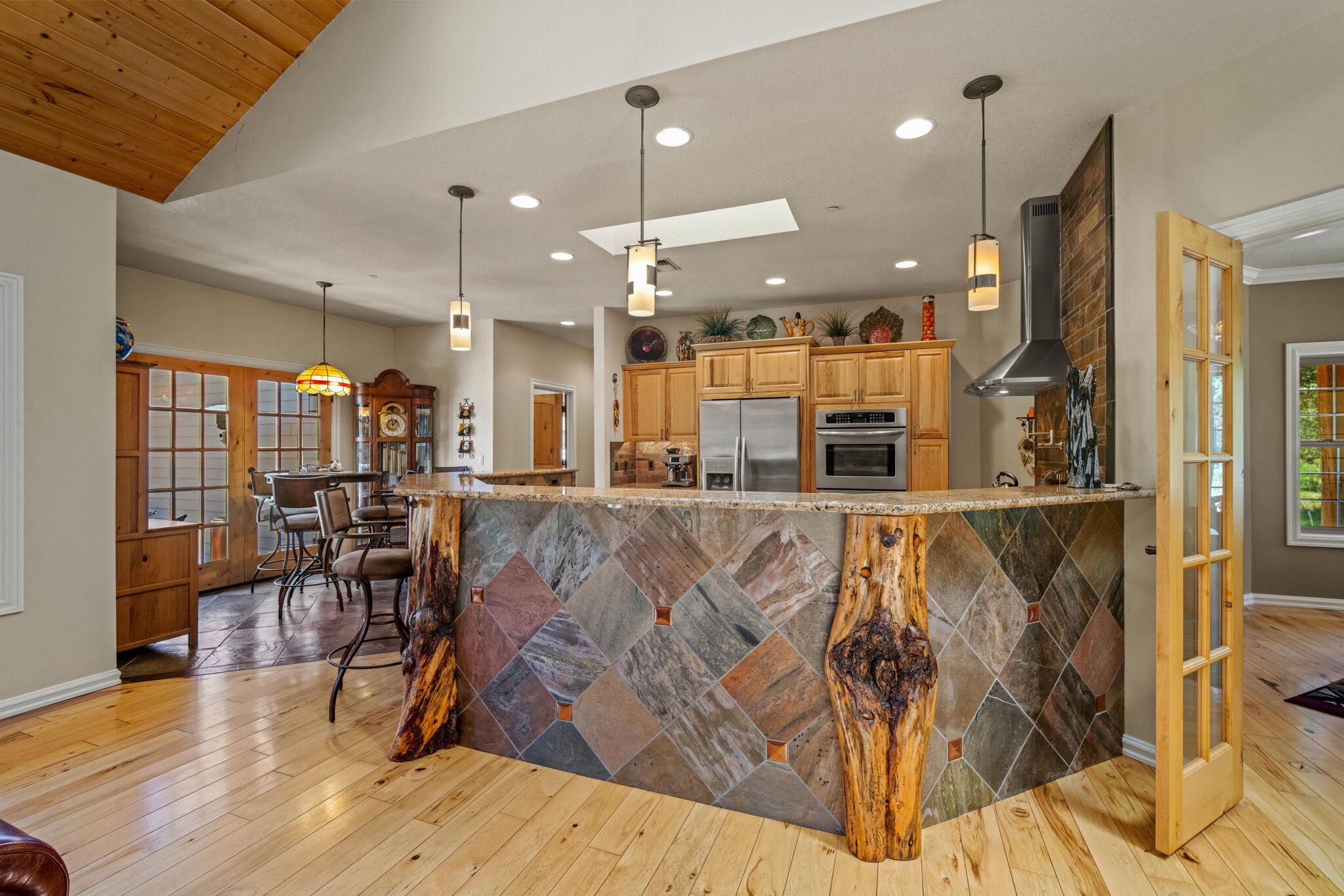 Pinewood Country Est - Residential