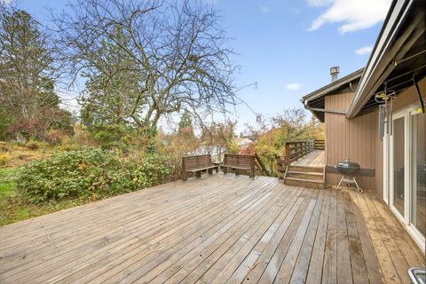 Tiny photo for 1103 Hillview Drive, Ashland, OR 97520 (MLS # 220212411)