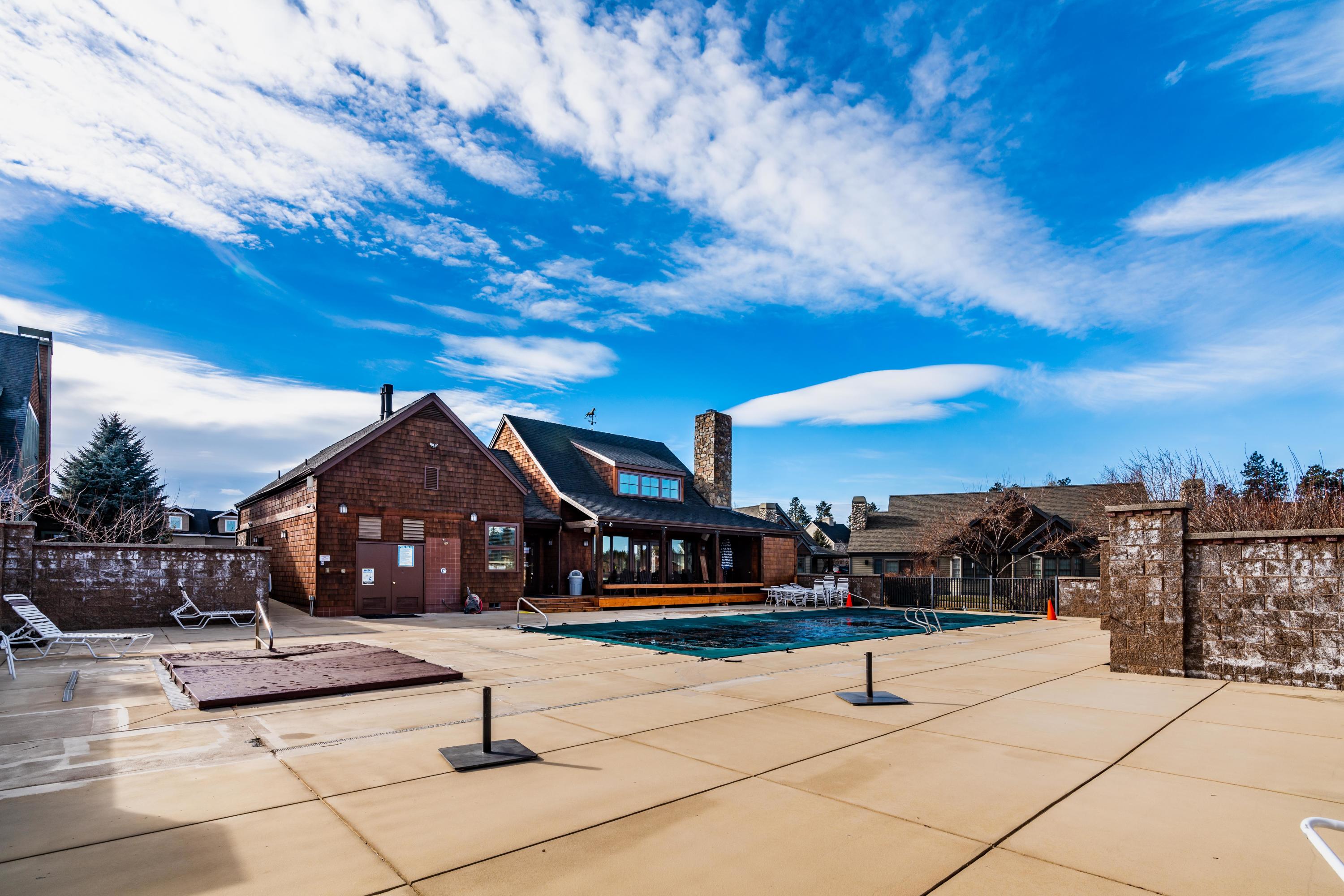Pine Meadow Vill - Residential