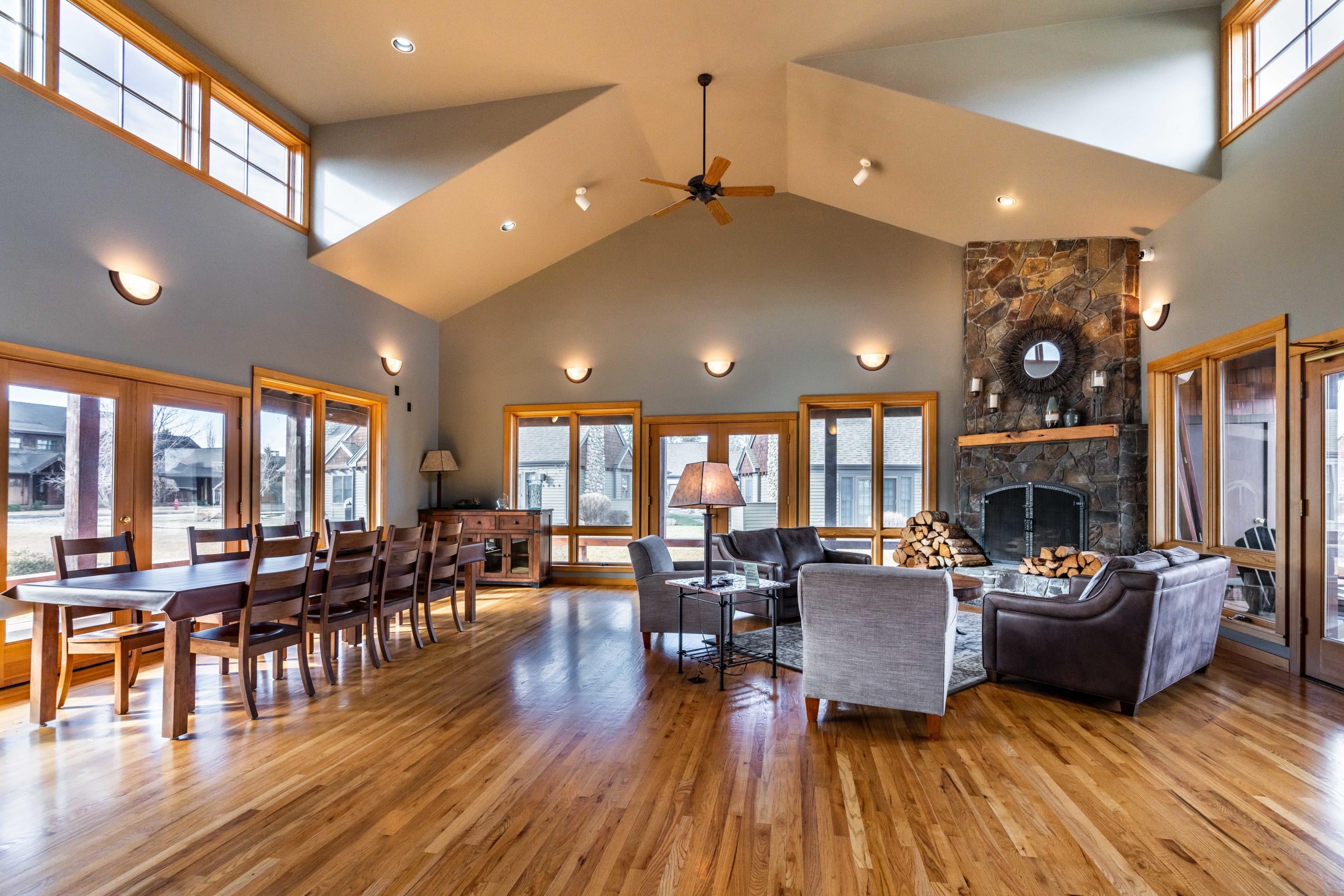 Pine Meadow Vill - Residential