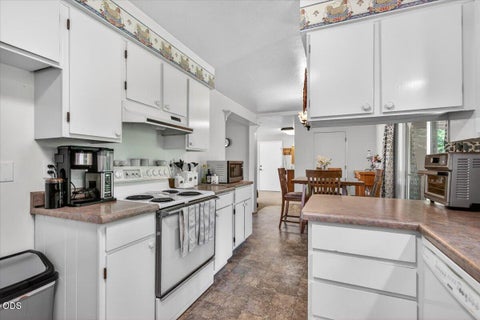 Tiny photo for 1621 Gayety Lane, Medford, OR 97504 (MLS # 220223217)