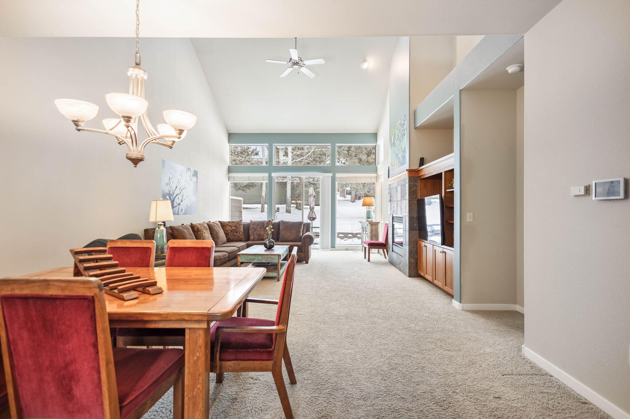 1421 Highland View Loop