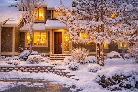 1421 Highland View Loop Redmond OR 97756