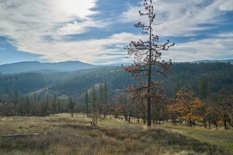 Tiny photo for 9463 E Antelope Road, Eagle Point, OR 97524 (MLS # 220212393)