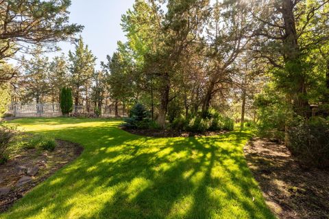 Tiny photo for 69150 Butcher Block Boulevard, Sisters, OR 97759 (MLS # 220213955)