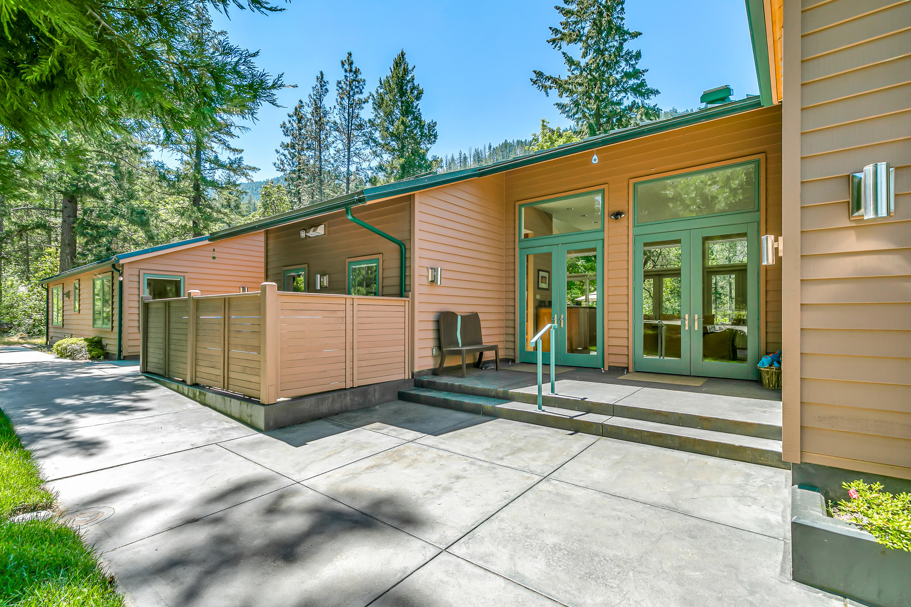 13587 Highway 238