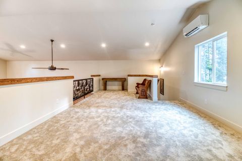 Tiny photo for 52624 Sunrise Boulevard, La Pine, OR 97739 (MLS # 220212654)