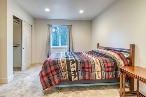 Tiny photo for 52624 Sunrise Boulevard, La Pine, OR 97739 (MLS # 220212654)