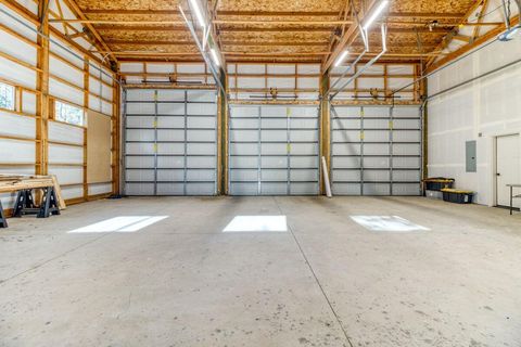 Tiny photo for 52624 Sunrise Boulevard, La Pine, OR 97739 (MLS # 220212654)