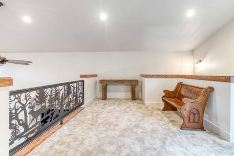 Tiny photo for 52624 Sunrise Boulevard, La Pine, OR 97739 (MLS # 220212654)