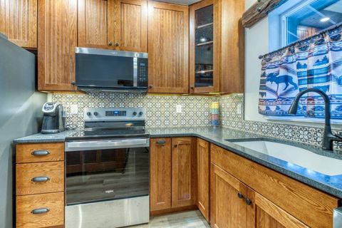 Tiny photo for 52624 Sunrise Boulevard, La Pine, OR 97739 (MLS # 220212654)