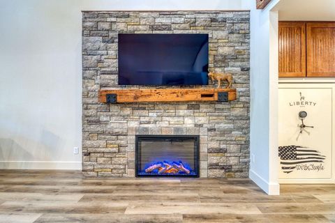 Tiny photo for 52624 Sunrise Boulevard, La Pine, OR 97739 (MLS # 220212654)