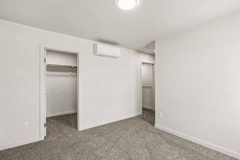 Tiny photo for 2028 Sunset Drive #4, Medford, OR 97501 (MLS # 220211613)