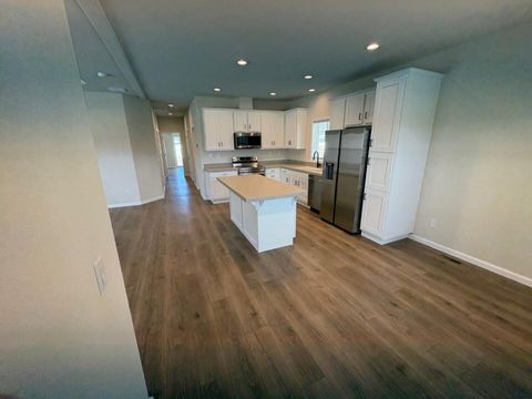 Tiny photo for 93 Northridge Terrace Ter #44, Medford, OR 97501 (MLS # 220213911)