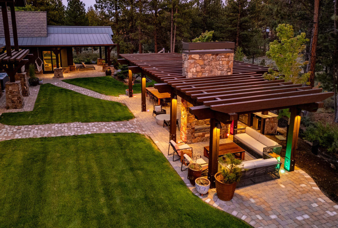 The Highlands at Broken Top - Residential