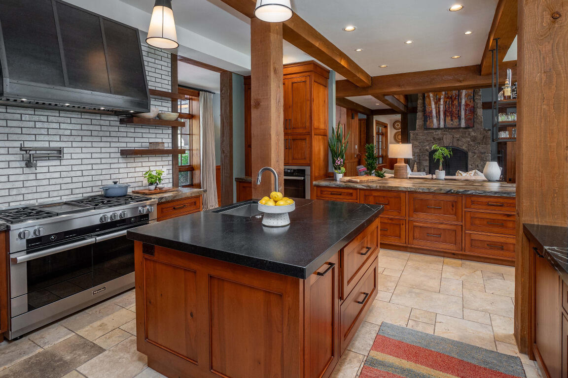 The Highlands at Broken Top - Residential