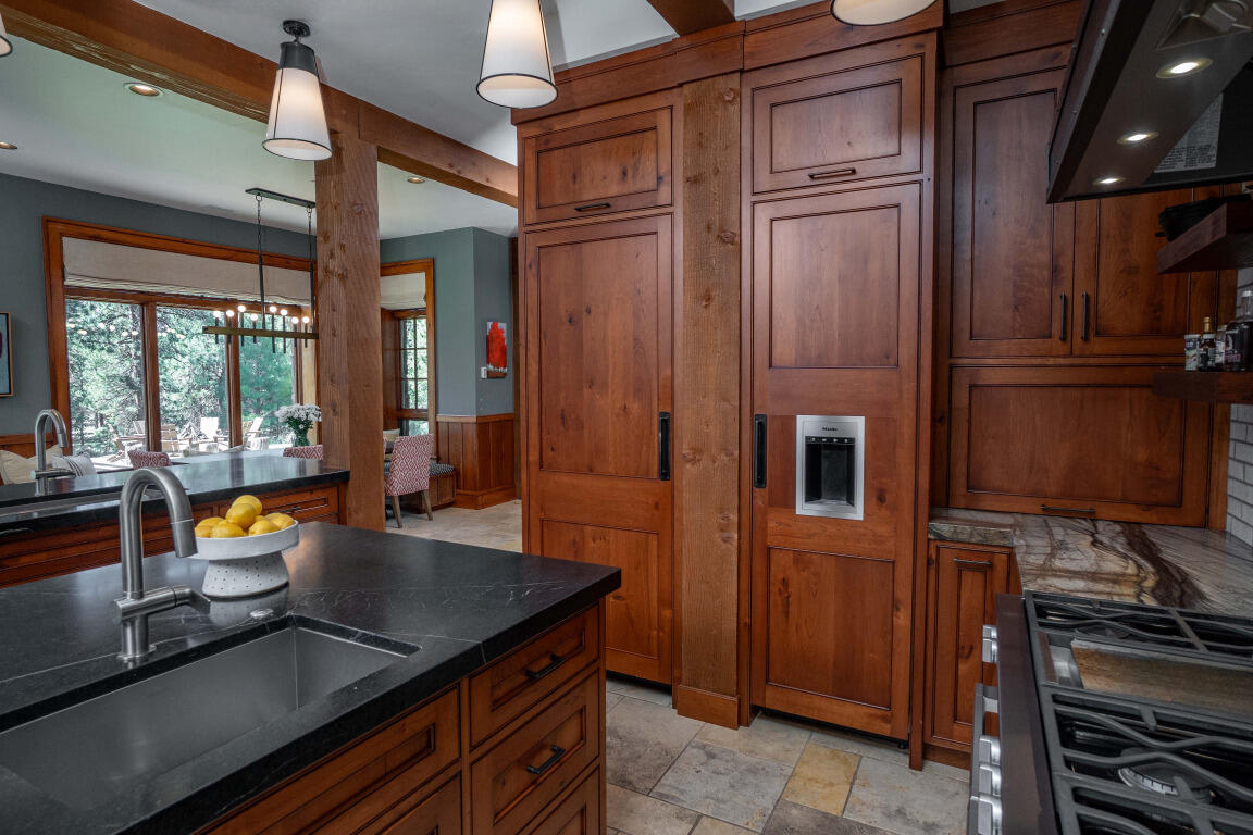 The Highlands at Broken Top - Residential