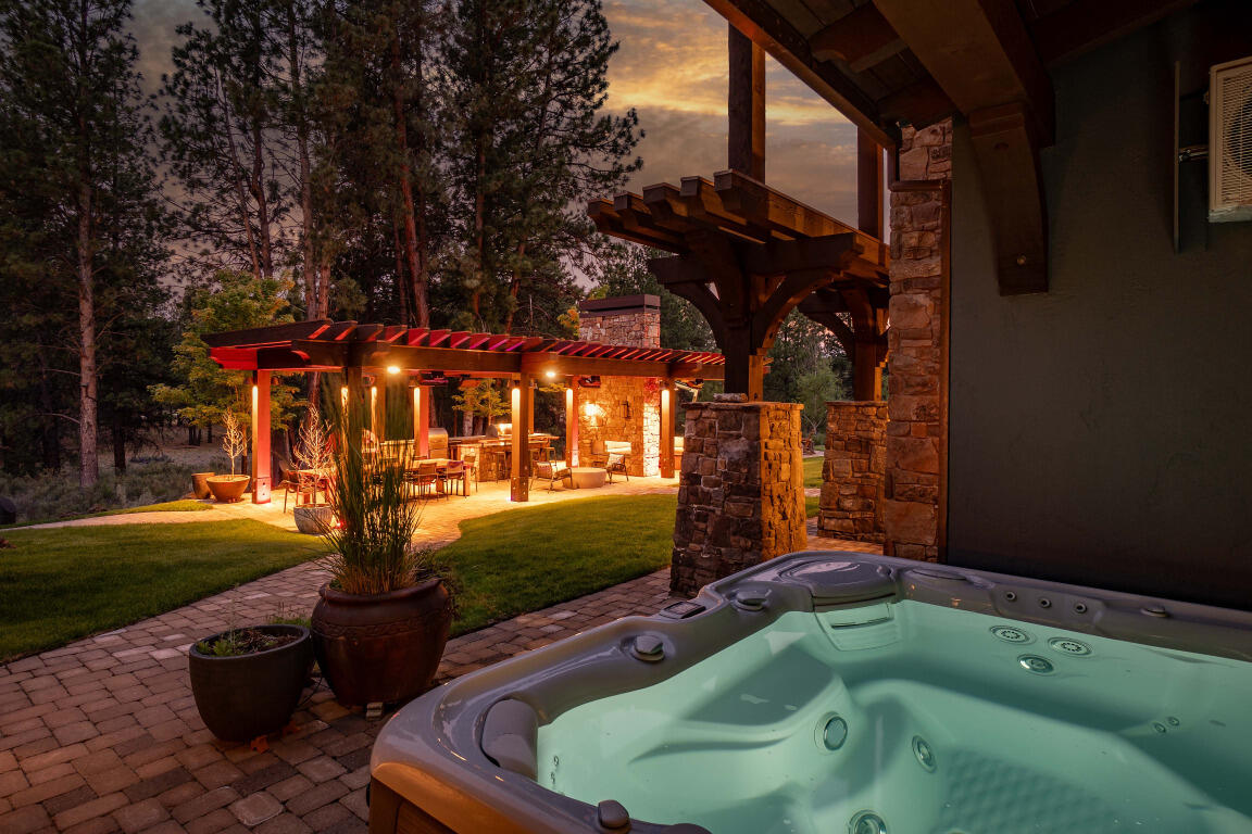 The Highlands at Broken Top - Residential