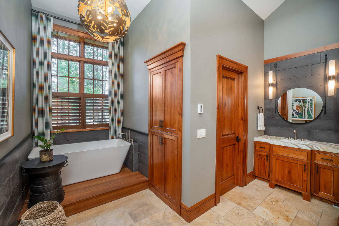 The Highlands at Broken Top - Residential