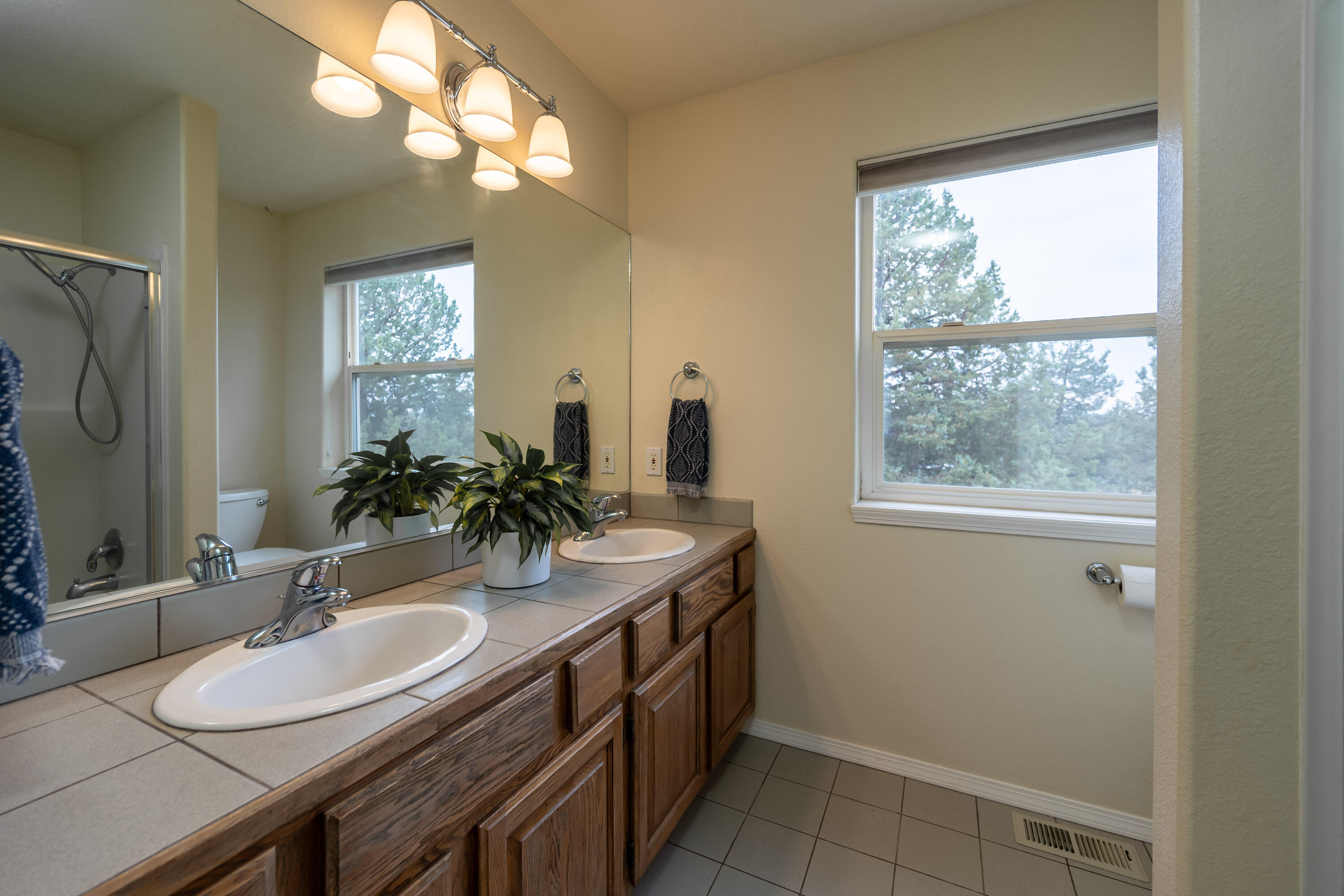 Crestridge Estate - Residential