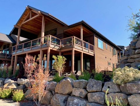 Photo of 19312 Eaton Lane, Bend, OR 97702 (MLS # 220212625)