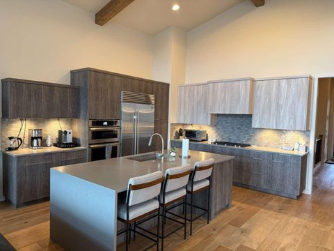 Tiny photo for 19312 Eaton Lane, Bend, OR 97702 (MLS # 220212625)