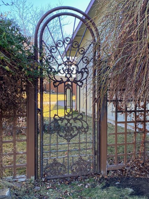 Tiny photo for 61260 Sunflower Lane, Bend, OR 97702 (MLS # 220213381)