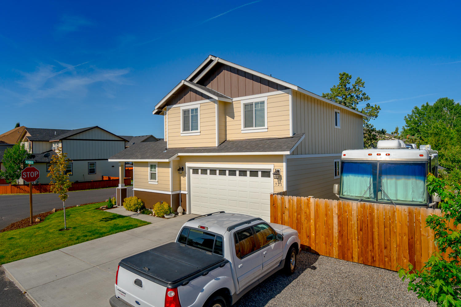 Ni Lah Sha Village - Residential