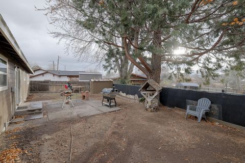 Tiny photo for 970 NE Ochoco Avenue, Prineville, OR 97754 (MLS # 220212793)