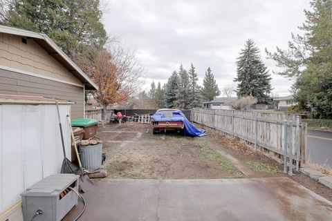 Tiny photo for 970 NE Ochoco Avenue, Prineville, OR 97754 (MLS # 220212793)