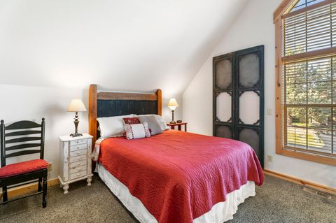 Tiny photo for 8928 Cliff Swallow Drive, Redmond, OR 97756 (MLS # 220220092)