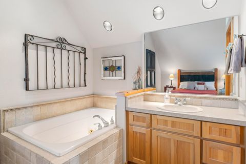 Tiny photo for 8928 Cliff Swallow Drive, Redmond, OR 97756 (MLS # 220220092)
