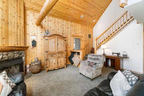 Tiny photo for 8928 Cliff Swallow Drive, Redmond, OR 97756 (MLS # 220220092)