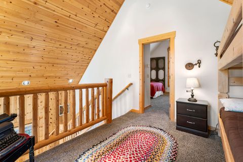 Tiny photo for 8928 Cliff Swallow Drive, Redmond, OR 97756 (MLS # 220220092)