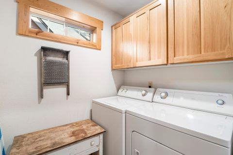 Tiny photo for 8928 Cliff Swallow Drive, Redmond, OR 97756 (MLS # 220220092)