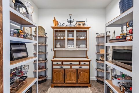 Tiny photo for 18385 SW Mount Adams Loop, Powell Butte, OR 97753 (MLS # 220214586)