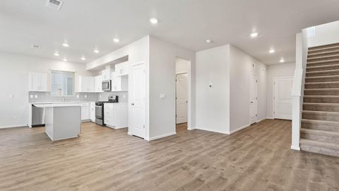 Tiny photo for 61187 Splendor Lane, Bend, OR 97702 (MLS # 220212870)