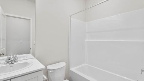 Tiny photo for 61187 Splendor Lane, Bend, OR 97702 (MLS # 220212870)