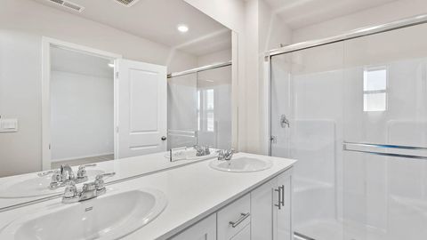 Tiny photo for 61187 Splendor Lane, Bend, OR 97702 (MLS # 220212870)