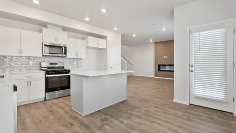 Tiny photo for 61187 Splendor Lane, Bend, OR 97702 (MLS # 220212870)