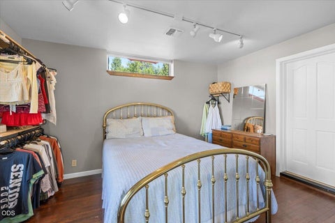Tiny photo for 1043 Thelma Way, Grants Pass, OR 97527 (MLS # 220223554)