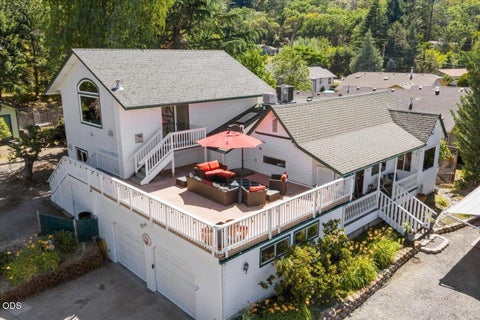 Tiny photo for 1043 Thelma Way, Grants Pass, OR 97527 (MLS # 220223554)