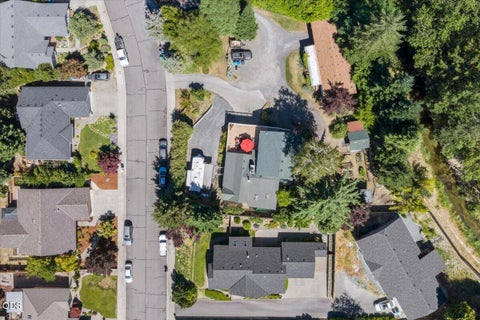 Tiny photo for 1043 Thelma Way, Grants Pass, OR 97527 (MLS # 220223554)
