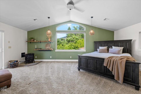Tiny photo for 1043 Thelma Way, Grants Pass, OR 97527 (MLS # 220223554)