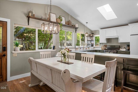 Tiny photo for 1043 Thelma Way, Grants Pass, OR 97527 (MLS # 220223554)