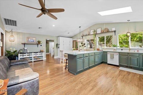 Tiny photo for 1043 Thelma Way, Grants Pass, OR 97527 (MLS # 220223554)