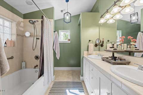 Tiny photo for 1043 Thelma Way, Grants Pass, OR 97527 (MLS # 220223554)